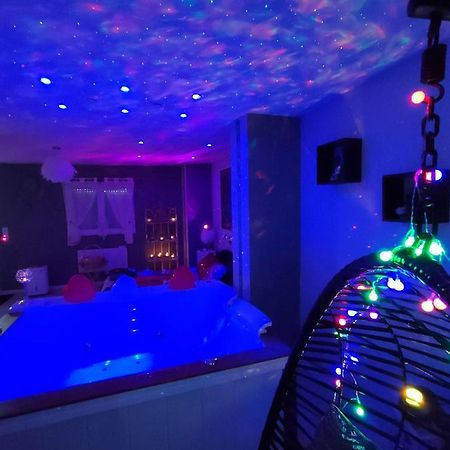 Loft avec Baignoire SPA LÉcrin Romantique Ochancourt Extérieur photo