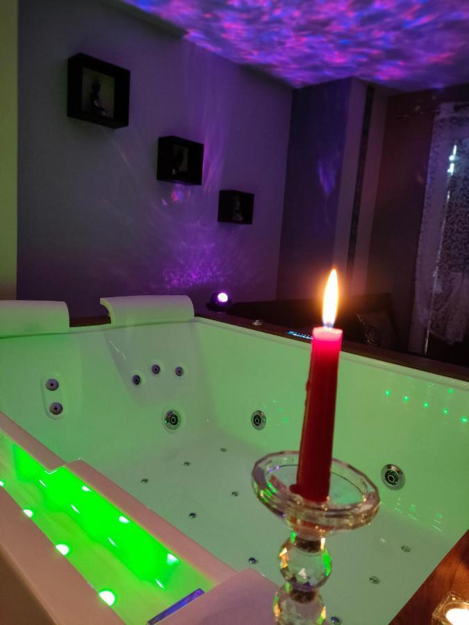 Loft avec Baignoire SPA LÉcrin Romantique Ochancourt Extérieur photo
