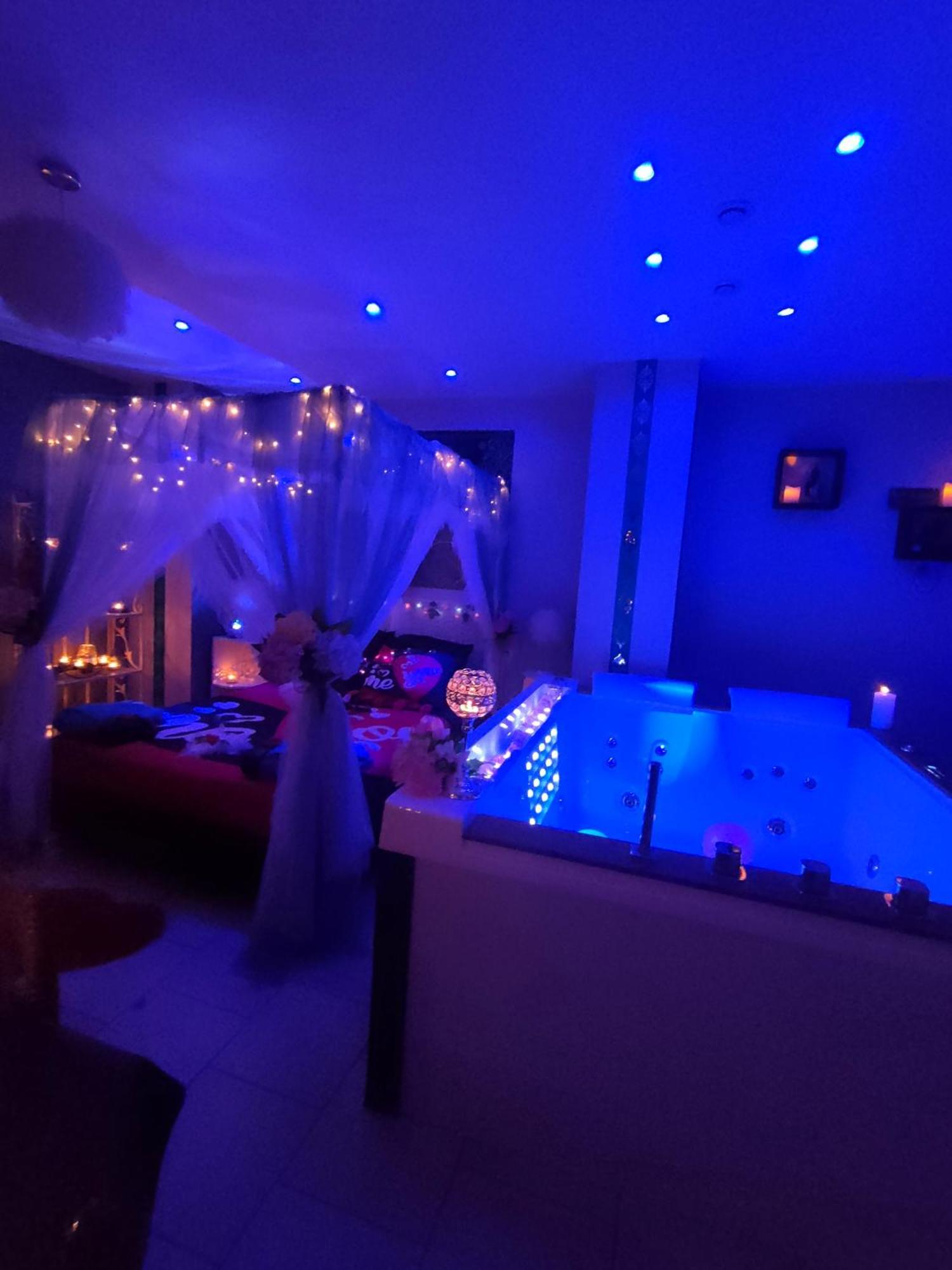 Loft avec Baignoire SPA LÉcrin Romantique Ochancourt Extérieur photo