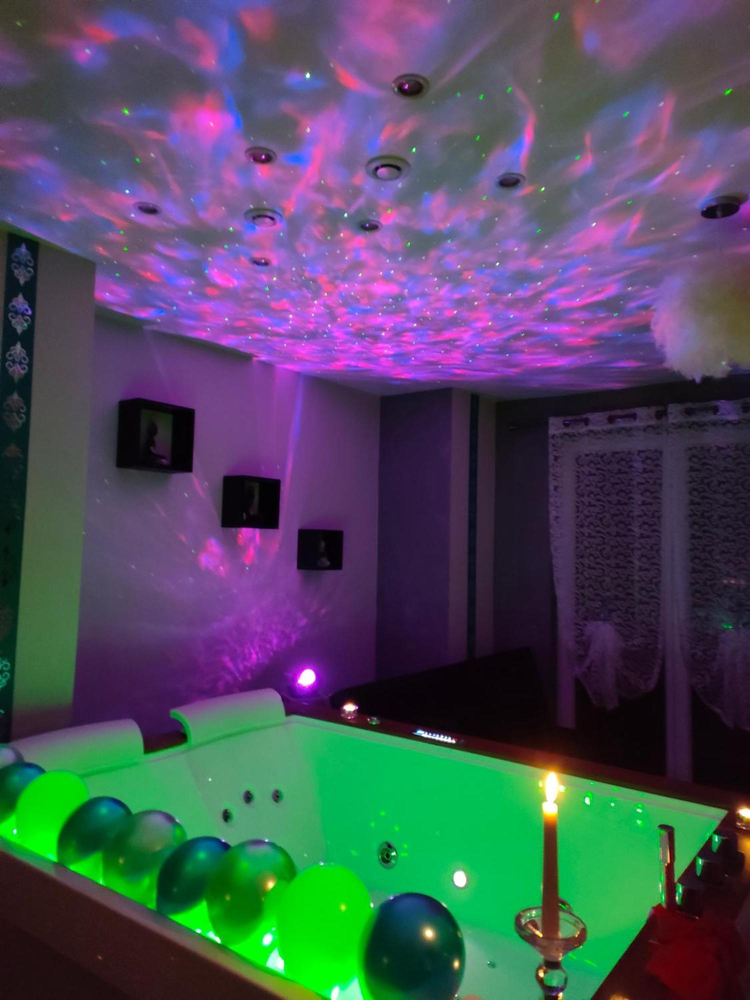 Loft avec Baignoire SPA LÉcrin Romantique Ochancourt Chambre photo